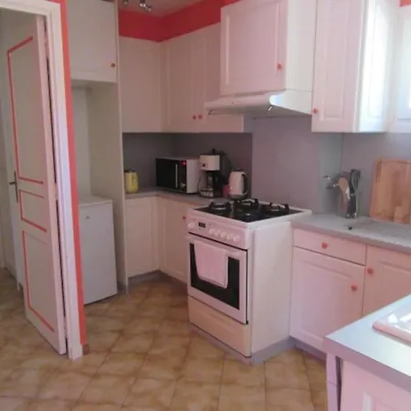 Casa de Férias Maison Independante Sur Notre Propriete Hyères