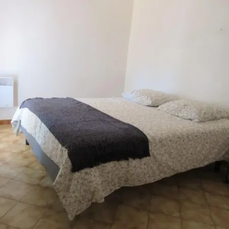 Casa de Férias Maison Independante Sur Notre Propriete Hyères