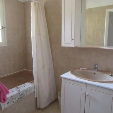Holiday home Maison Independante Sur Notre Propriete Hyeres
